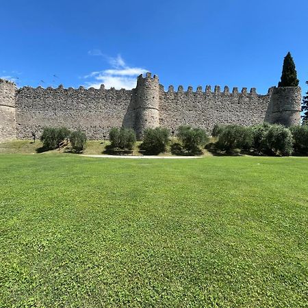 Incantevole Appartamento Moniga del Garda Buitenkant foto