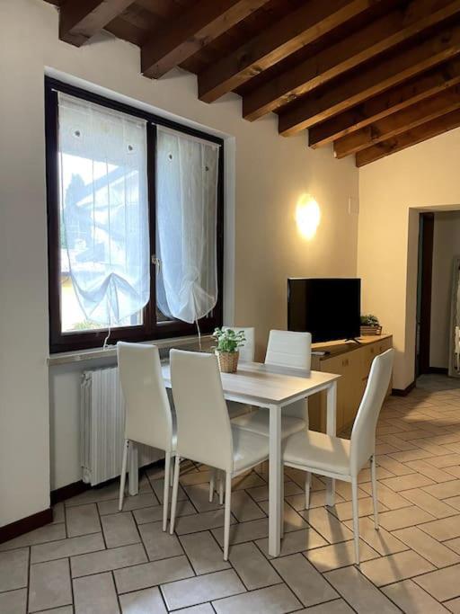 Incantevole Appartamento Moniga del Garda Buitenkant foto