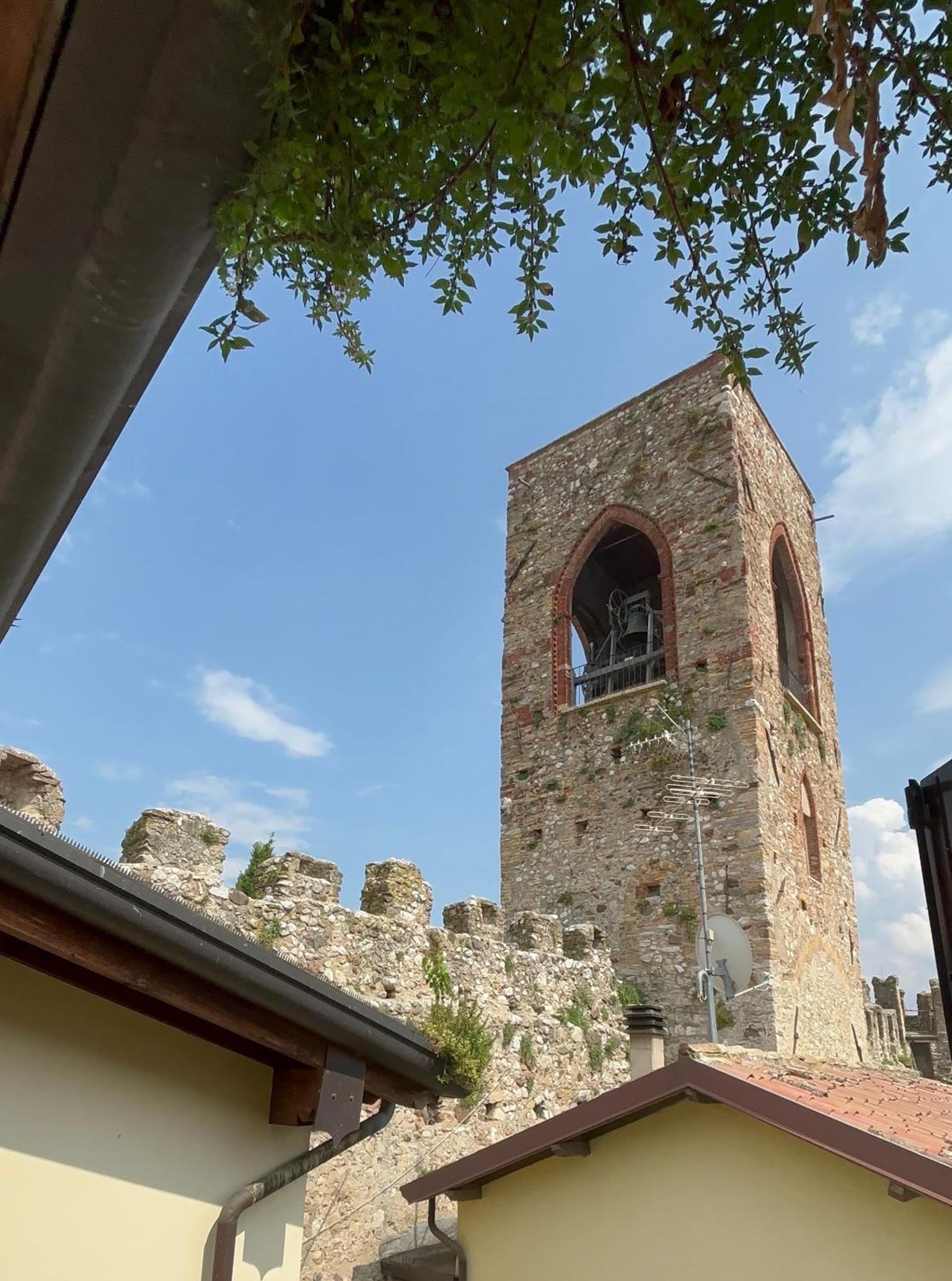 Incantevole Appartamento Moniga del Garda Buitenkant foto
